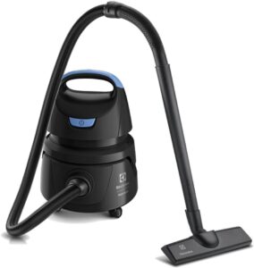 Aluguel de Aspirador água e pó Electrolux compacto potente função sopro 1400W 12 L total 5 L util 220V